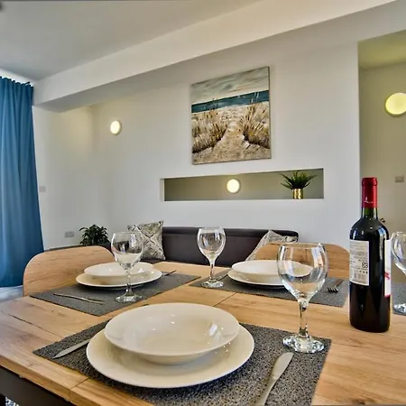 2-bedroom And Penthouse With Jacuzzi *