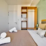 Tower Road & Penthouse With Heated Jacuzzi Apartamento