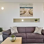 Apartamento Tower Road & Penthouse With Heated Jacuzzi *