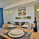 Tower Road & Penthouse With Heated Jacuzzi *