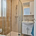 Tower Road & Penthouse With Heated Jacuzzi Lägenhet