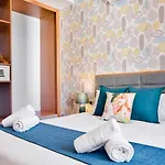Tower Road & Penthouse With Heated Jacuzzi Appartamento *