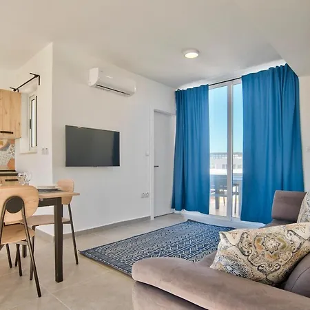 2-bedroom And Penthouse With Jacuzzi *