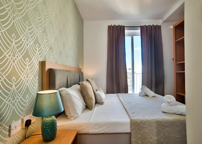 아파트 2-bedroom And Penthouse With Jacuzzi 슬리에마