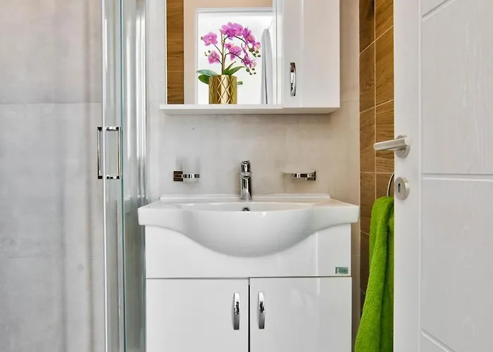 아파트 2-bedroom And Penthouse With Jacuzzi 슬리에마