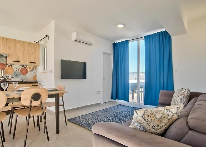 2-bedroom And Penthouse With Jacuzzi *