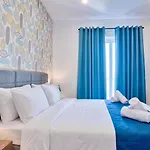 Tower Road & Penthouse With Heated Jacuzzi Lejlighed